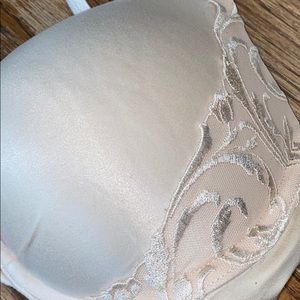 Victoria’s Secret bra